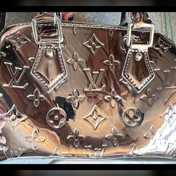 Hold Louis Vuitton Shimmering Pewter/Chrome Satchel - Picture 3 of 4